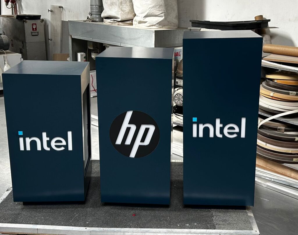 Stand_Pro_Displays_2